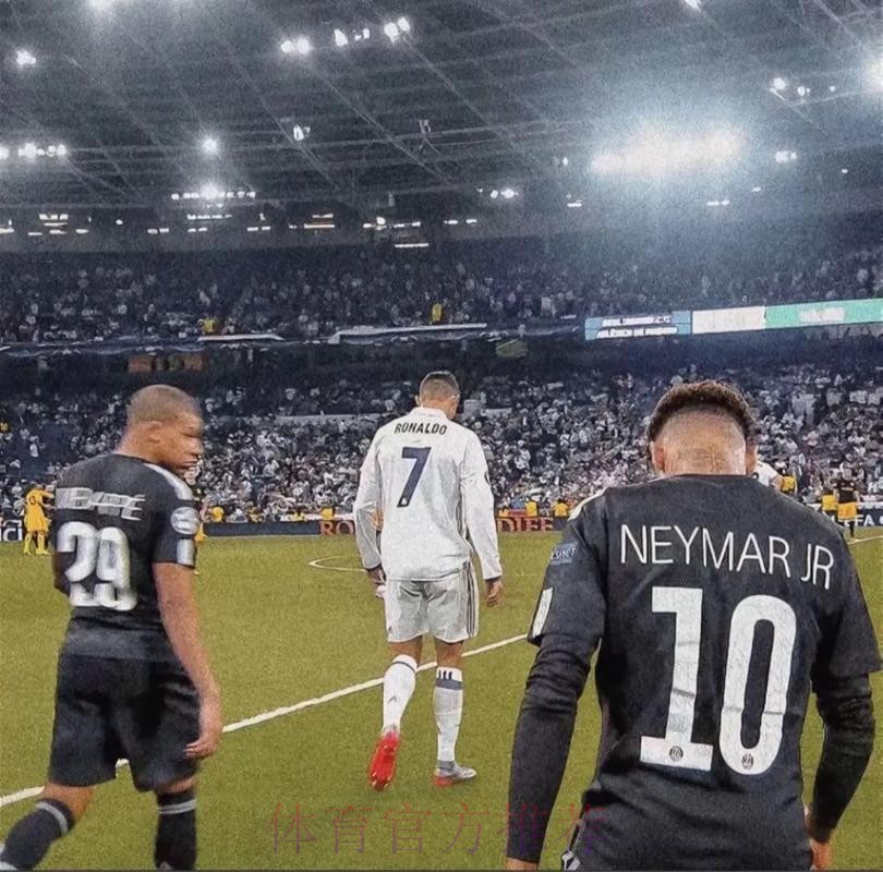 马卡:皇马从未考虑让C罗回归 谣言因球员回来训练 马卡:皇马从未考虑让C罗回归 谣言因球员回来训练