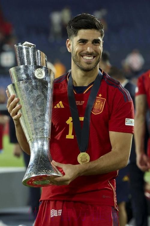 阿森西奥:我会喜欢留在皇马 也想保持连续性并成长 阿森西奥:我会喜欢留在皇马 也想保持连续性并成长