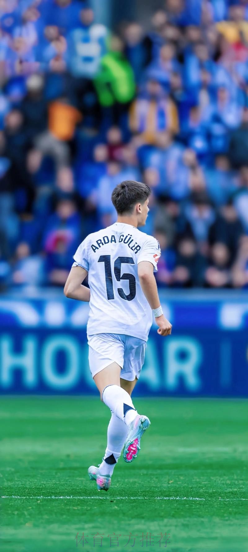 阿斯报:皇马相信约维奇在热身赛中能表现出色 阿斯报:皇马相信约维奇在热身赛中能表现出色